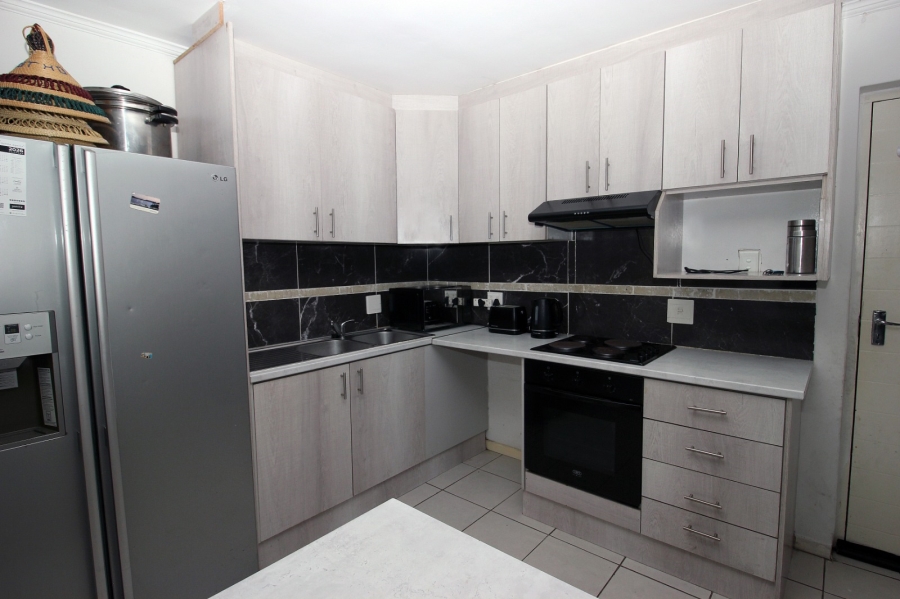 3 Bedroom Property for Sale in Delro Park Western Cape